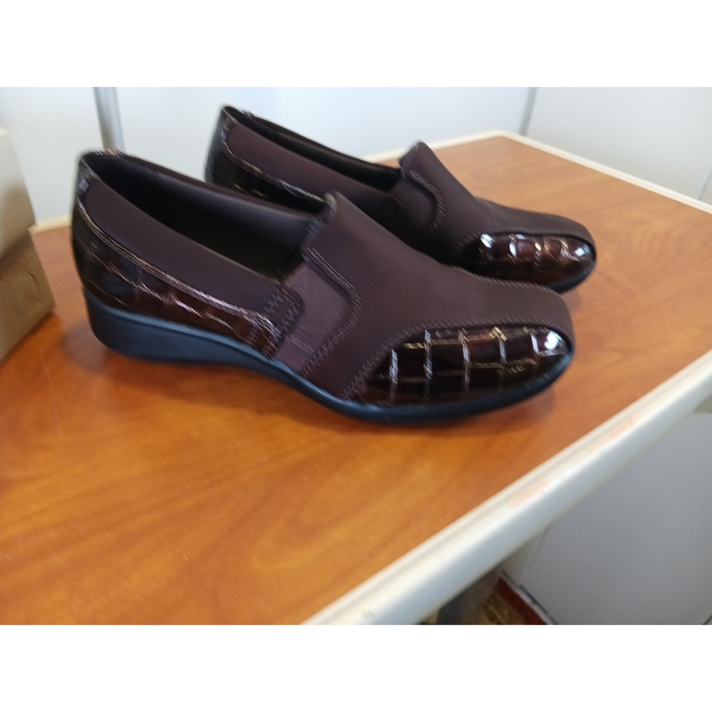 Clarks Un Loop 2 Walk Loafers Womens Size 7 M Brown Leather Slip On Casual Shoes